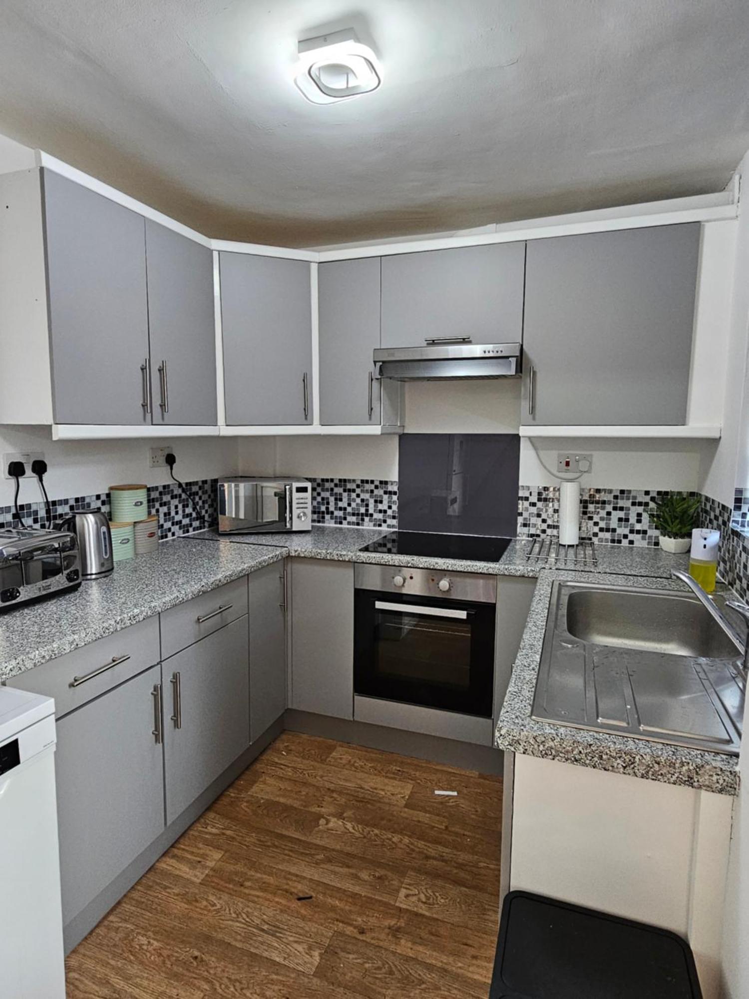 Lushstay Telford - Families, Contractors & Group Of Friends, Long Term Stay Exterior photo